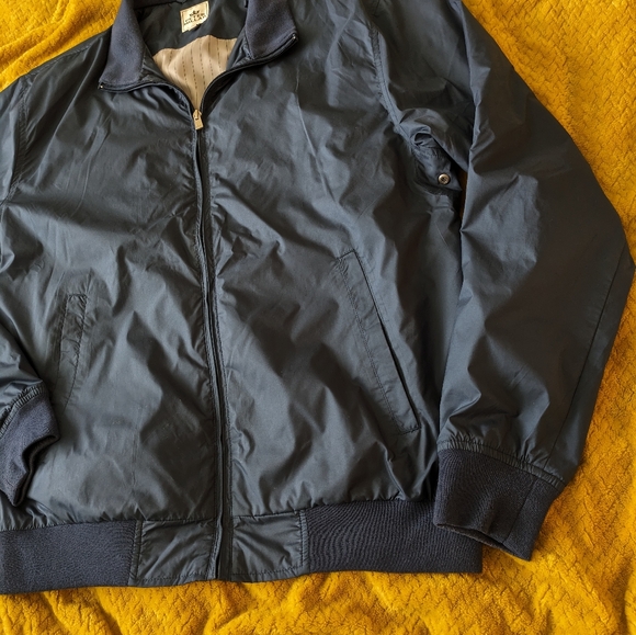 Peter Millar zip up wind breaker/coat size M - Picture 3 of 11